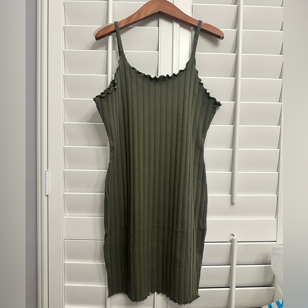 Bozzolo Ribbed Lettuce Edge Bodycon Slip Dress Olive Green Medium NWOT